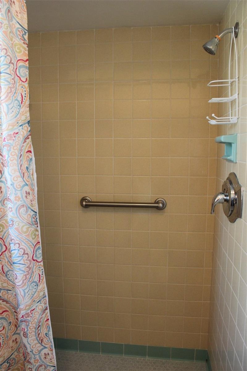 3605 IROQUOIS AVE — photo 31