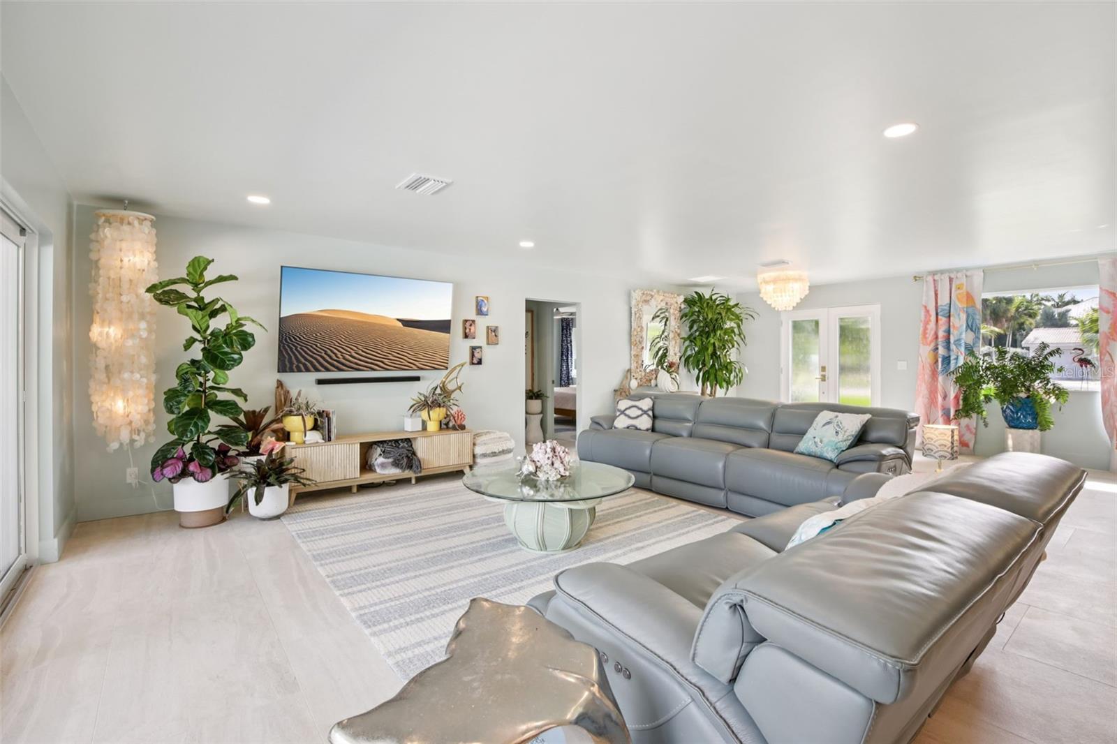 613 BUTTONWOOD DR — photo 19
