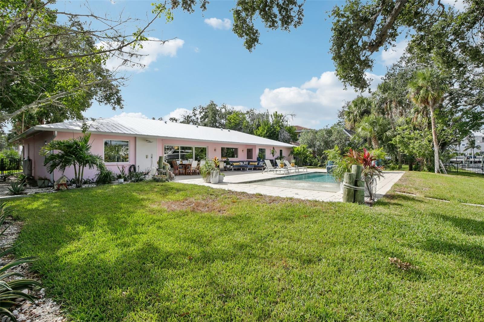613 BUTTONWOOD DR — photo 43