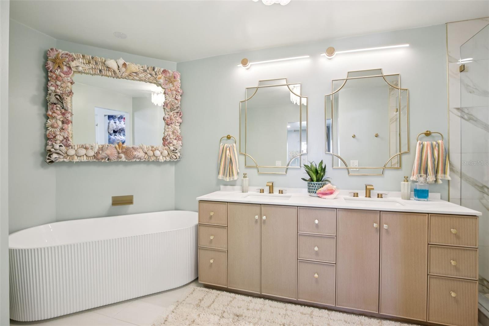 613 BUTTONWOOD DR — photo 11