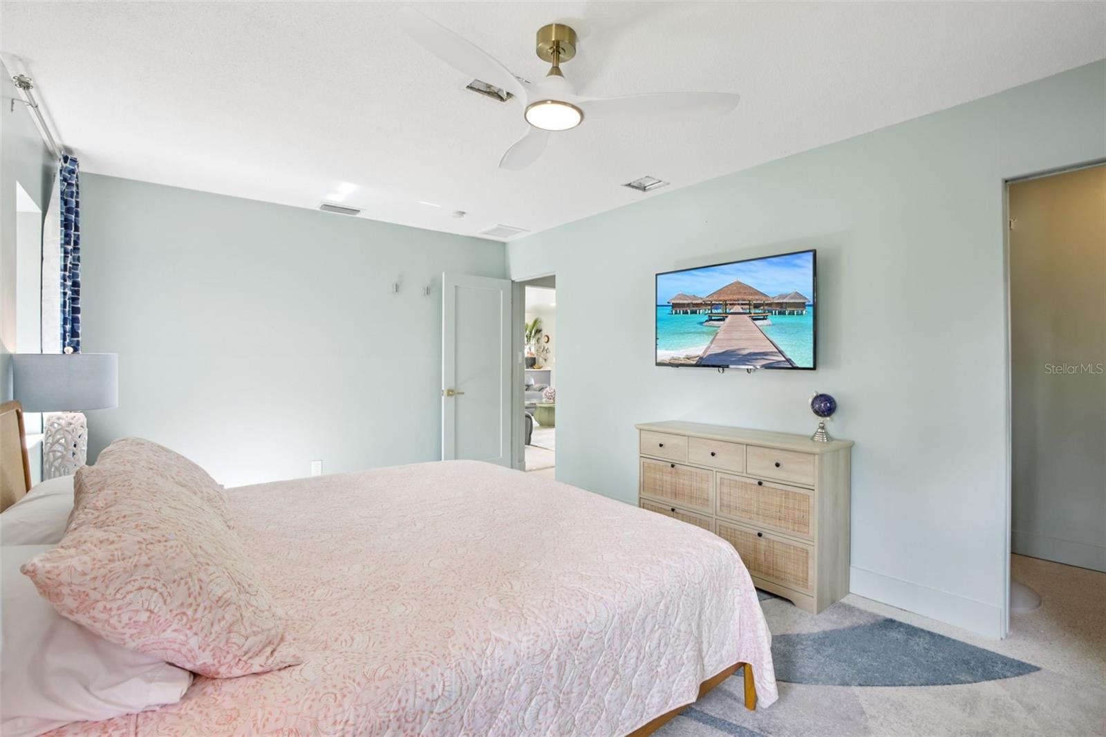 613 BUTTONWOOD DR — photo 33