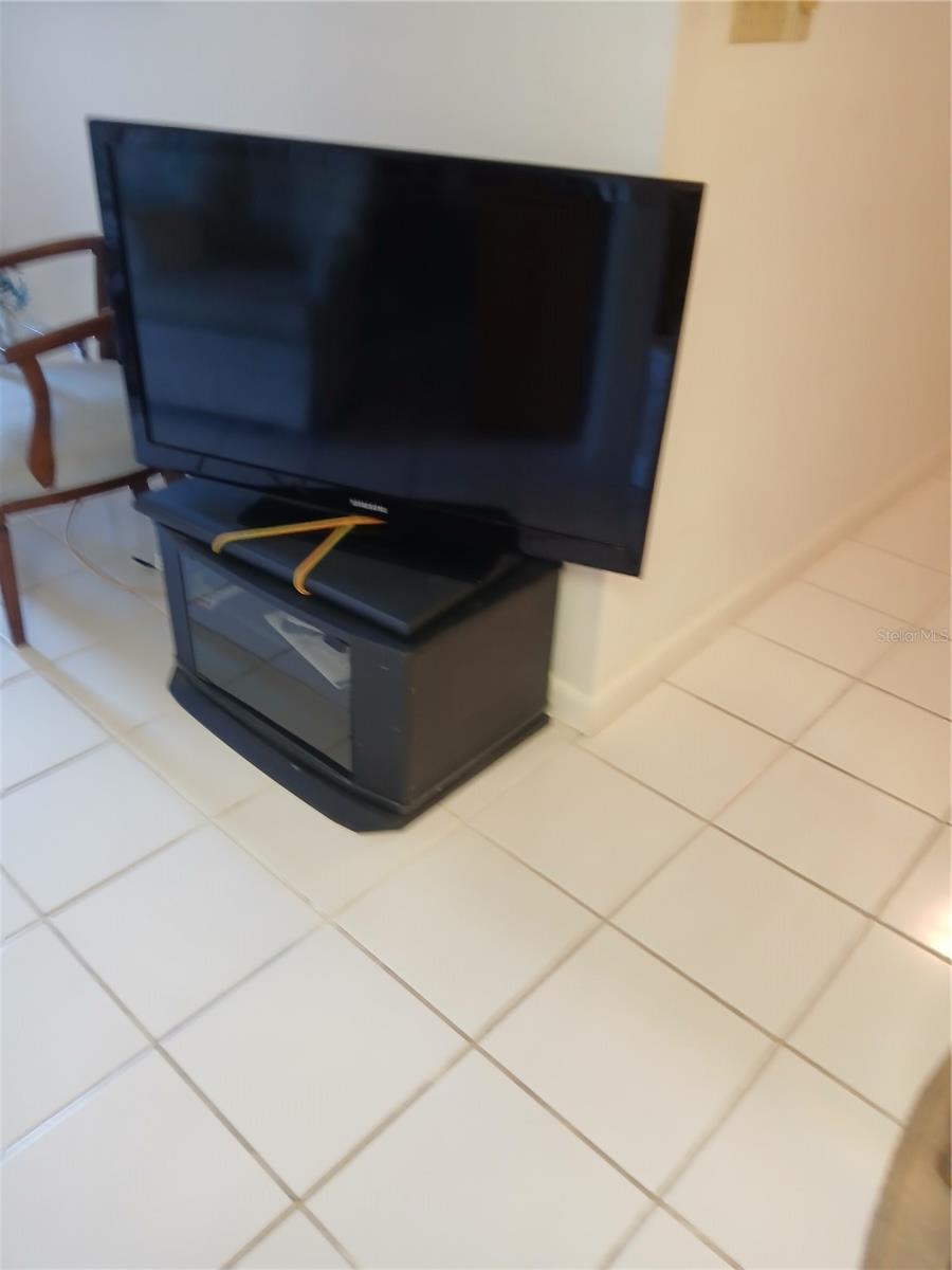 6050 CHESHAM DR #3 — photo 5