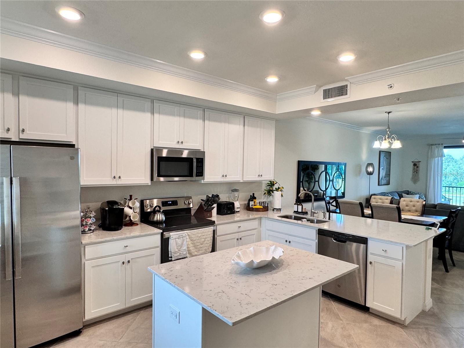 17724 GAWTHROP DR #304 — photo 3
