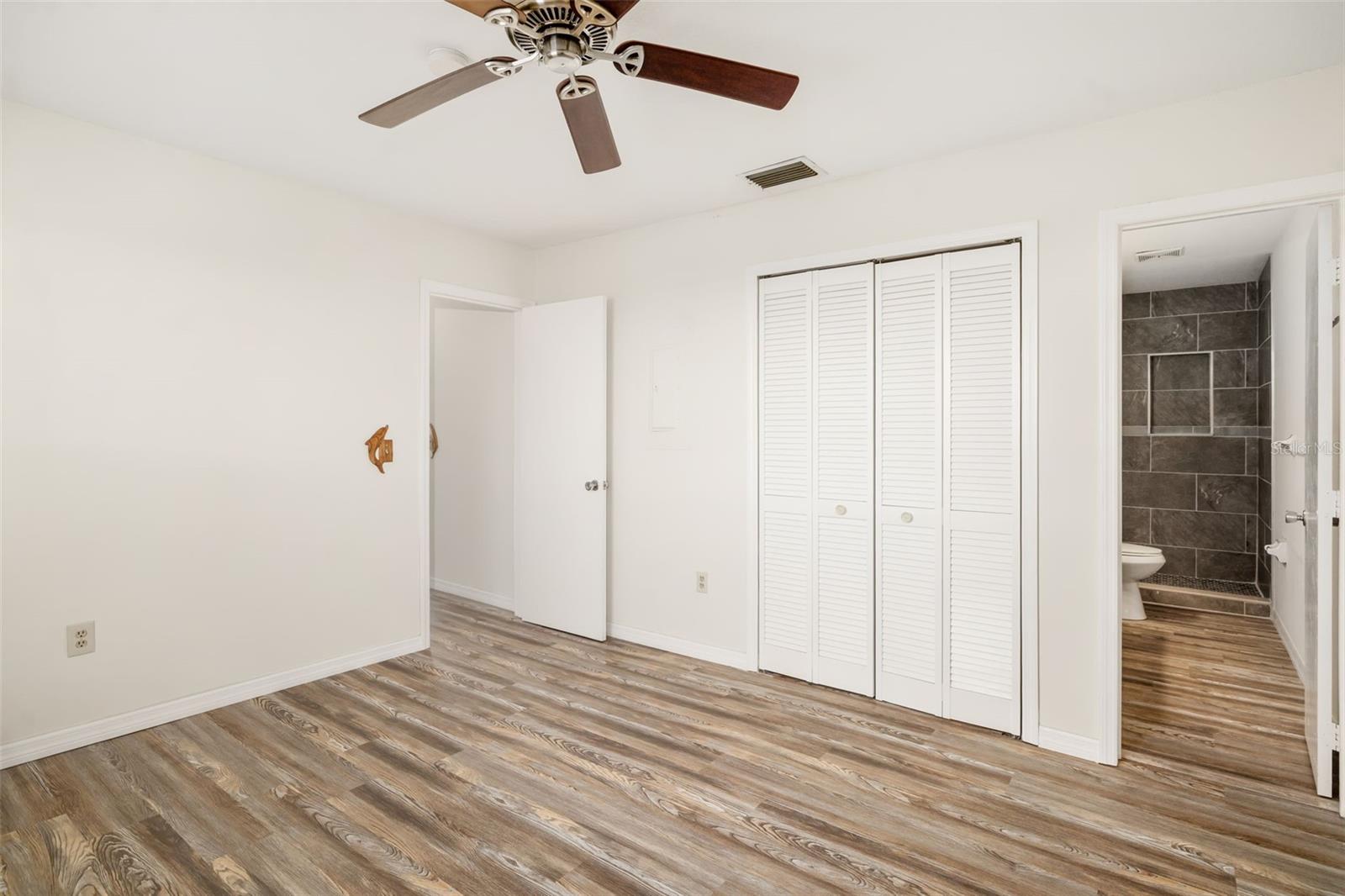 2513 AVENUE B #B — photo 30