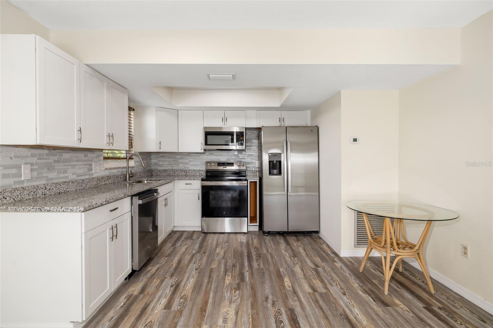 2513 AVENUE B #B — photo 19
