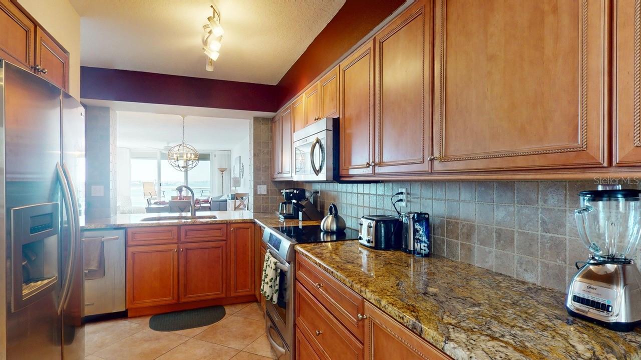 6105 BAHIA DEL MAR CIR #682 — photo 15