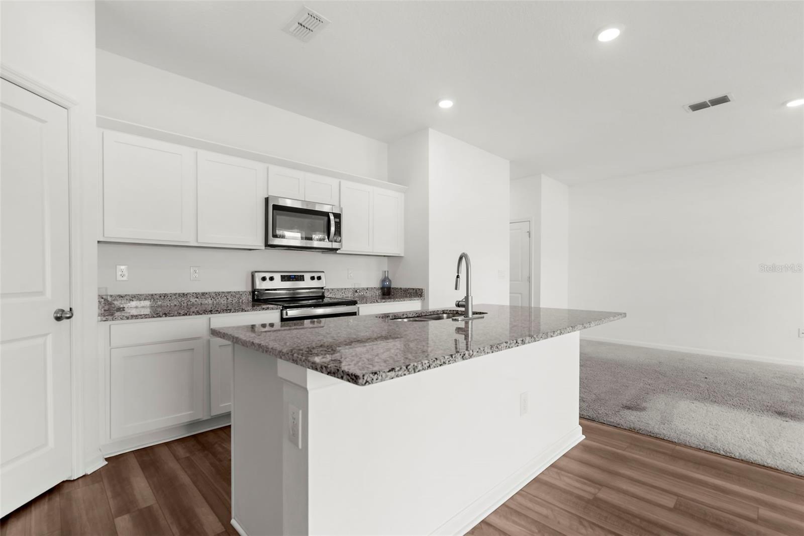 1038 KELLY FERN LOOP — photo 8