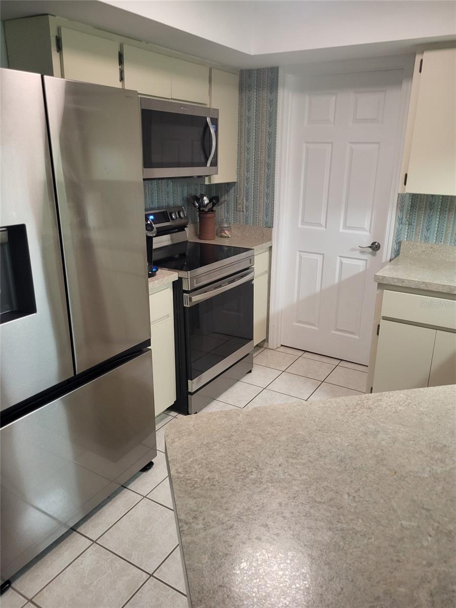 482 PENDLETON PL — photo 31