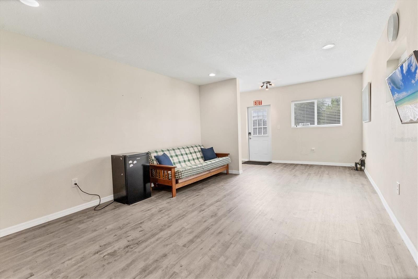 3035 LOGUE RD — photo 5