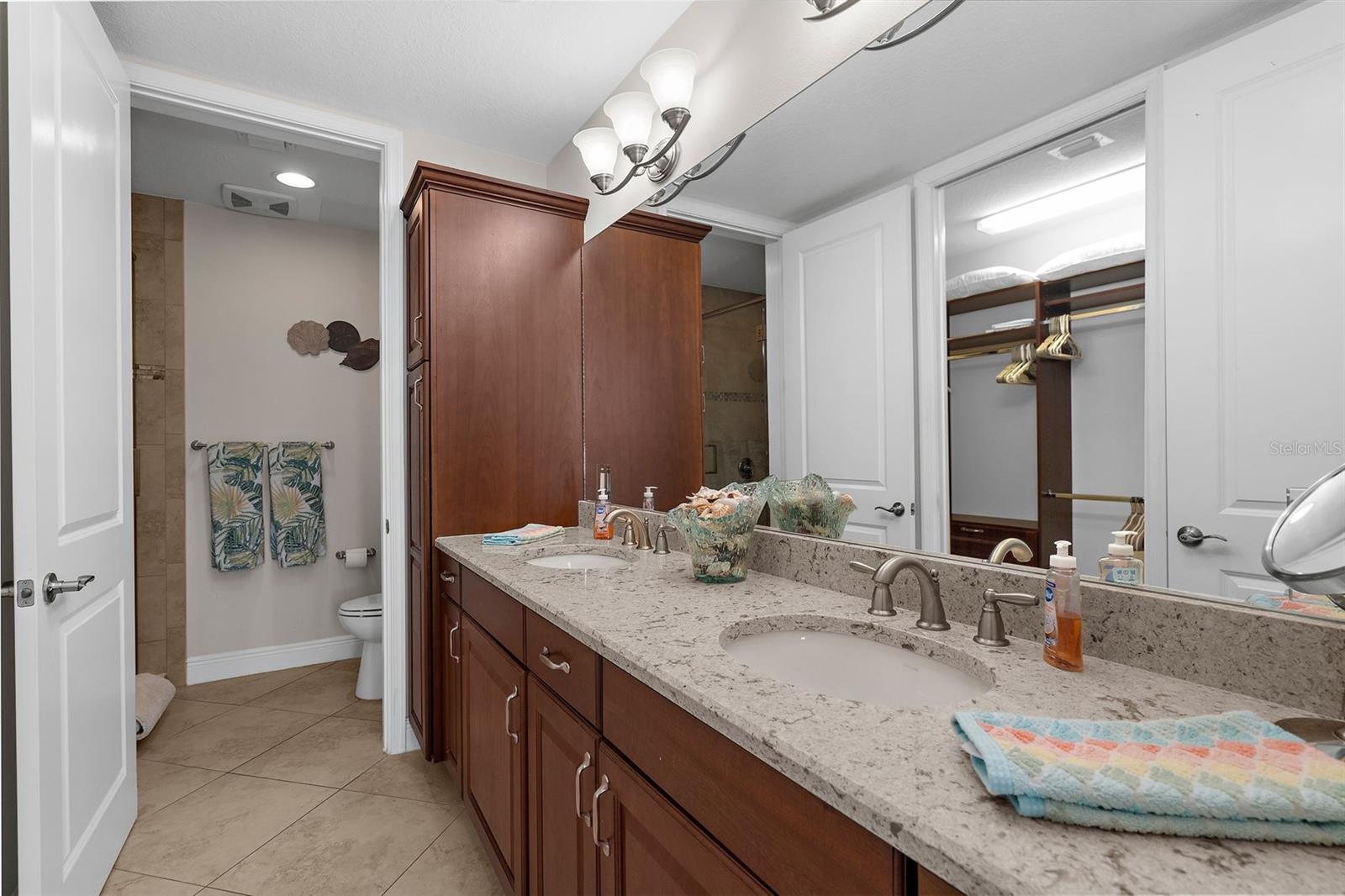 395 ARUBA CIR #401 — photo 23