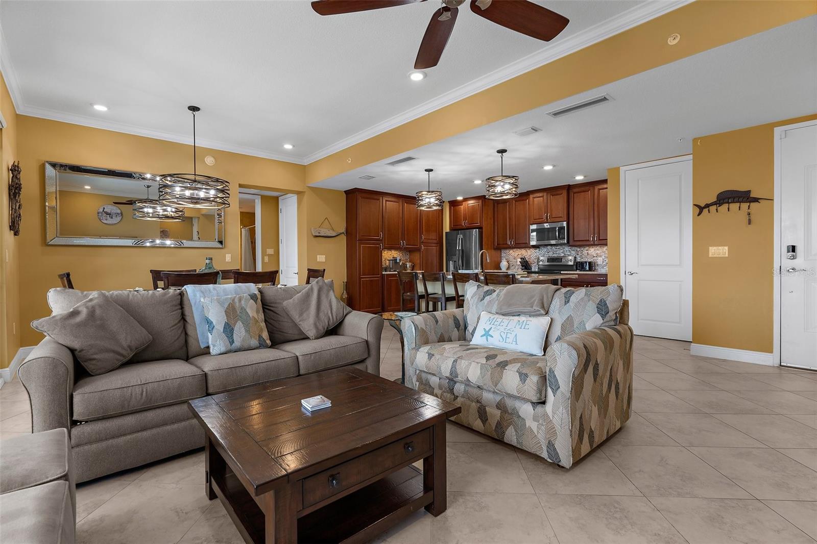 395 ARUBA CIR #401 — photo 8