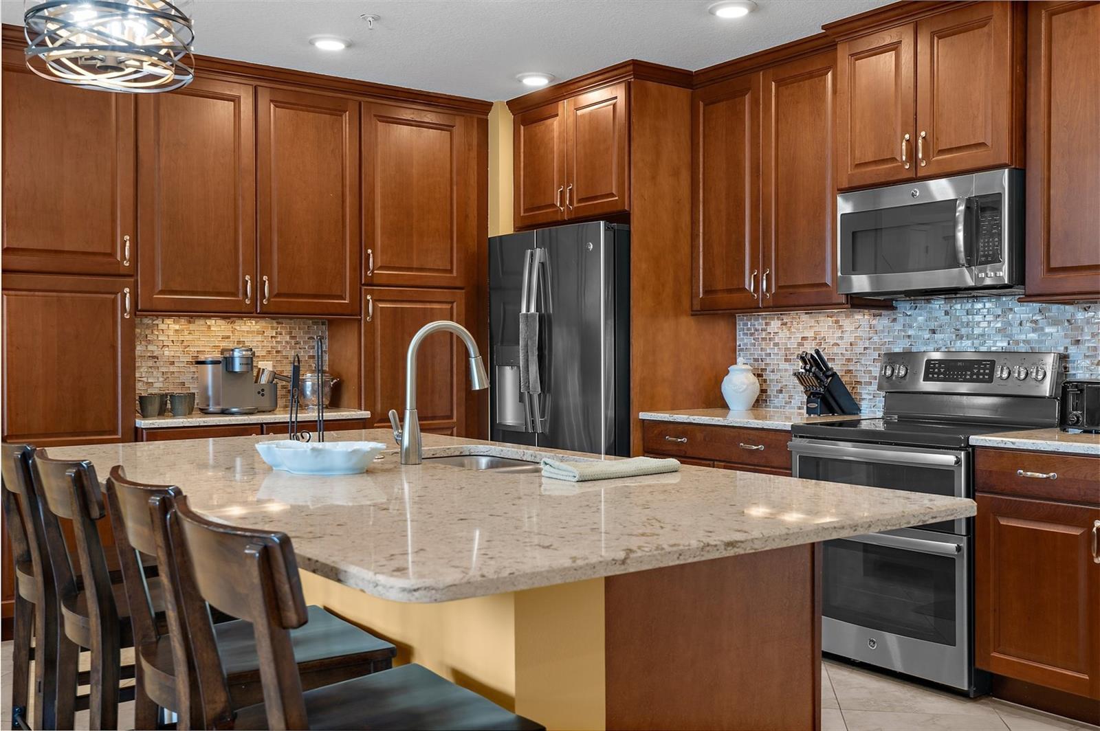 395 ARUBA CIR #401 — photo 9