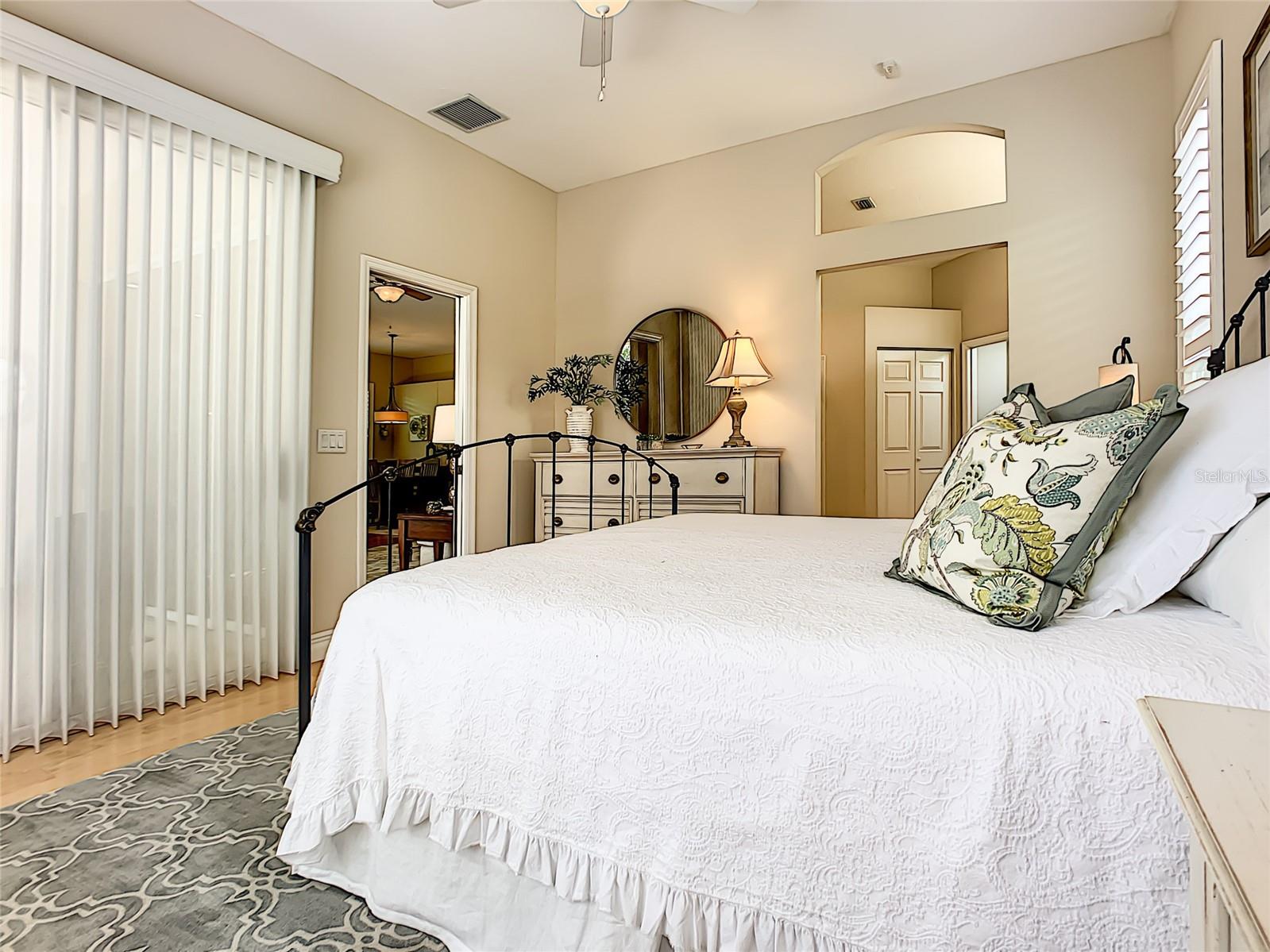 539 FALLBROOK DR — photo 35