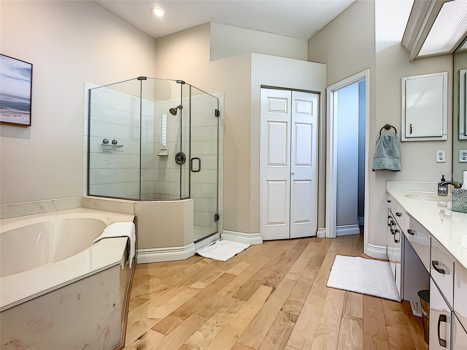 539 FALLBROOK DR — photo 42