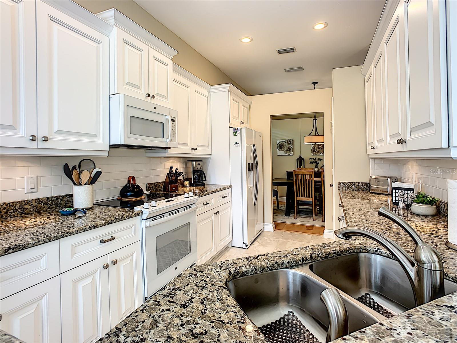 539 FALLBROOK DR — photo 22