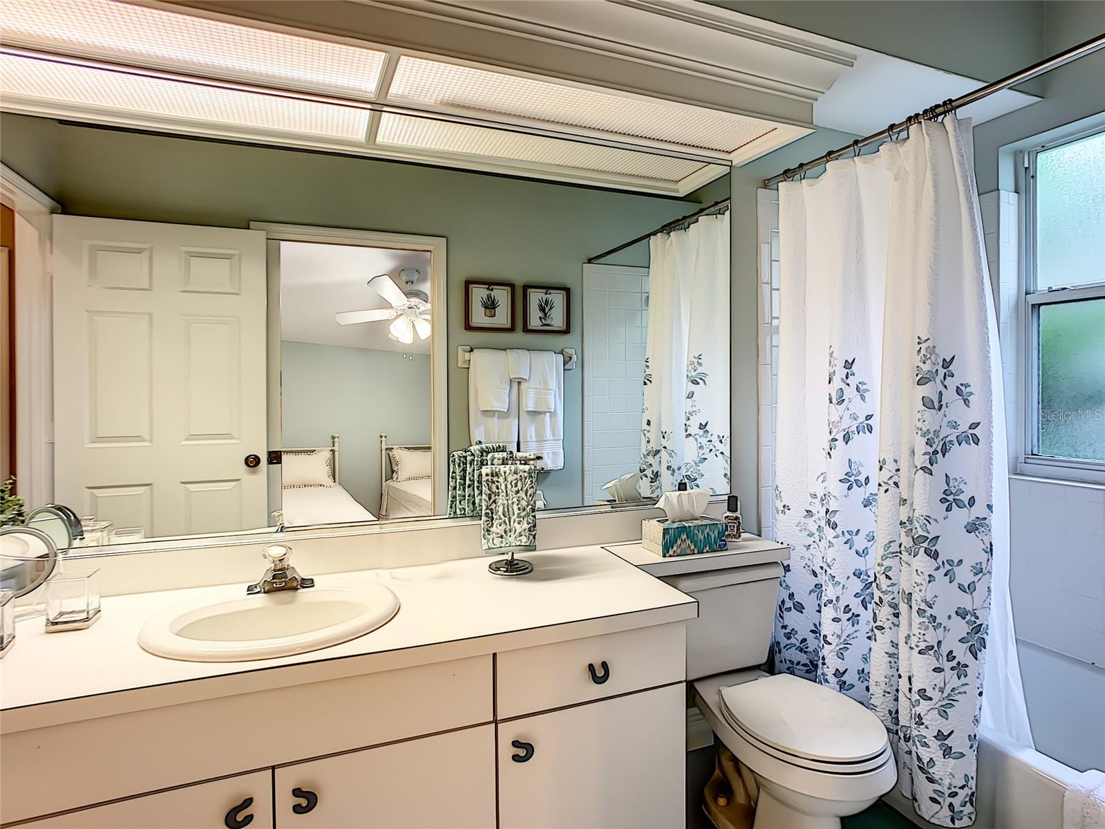 539 FALLBROOK DR — photo 40