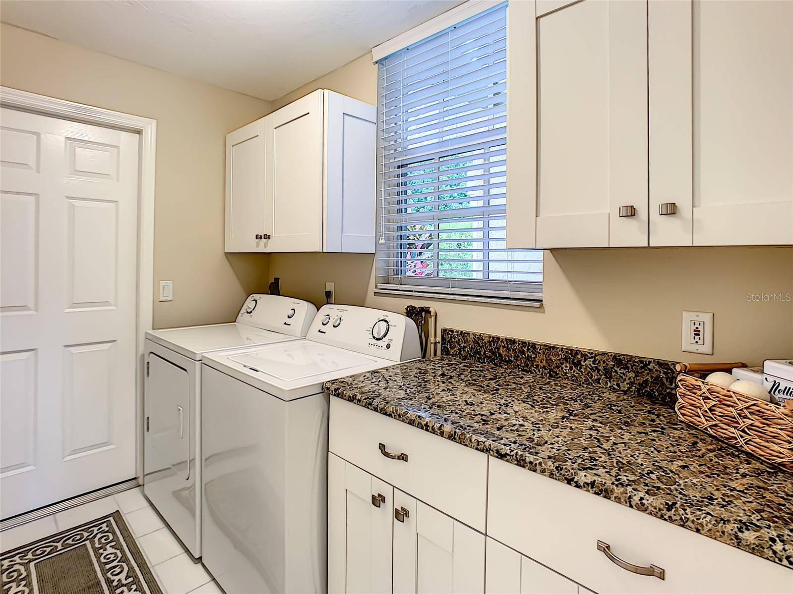 539 FALLBROOK DR — photo 50