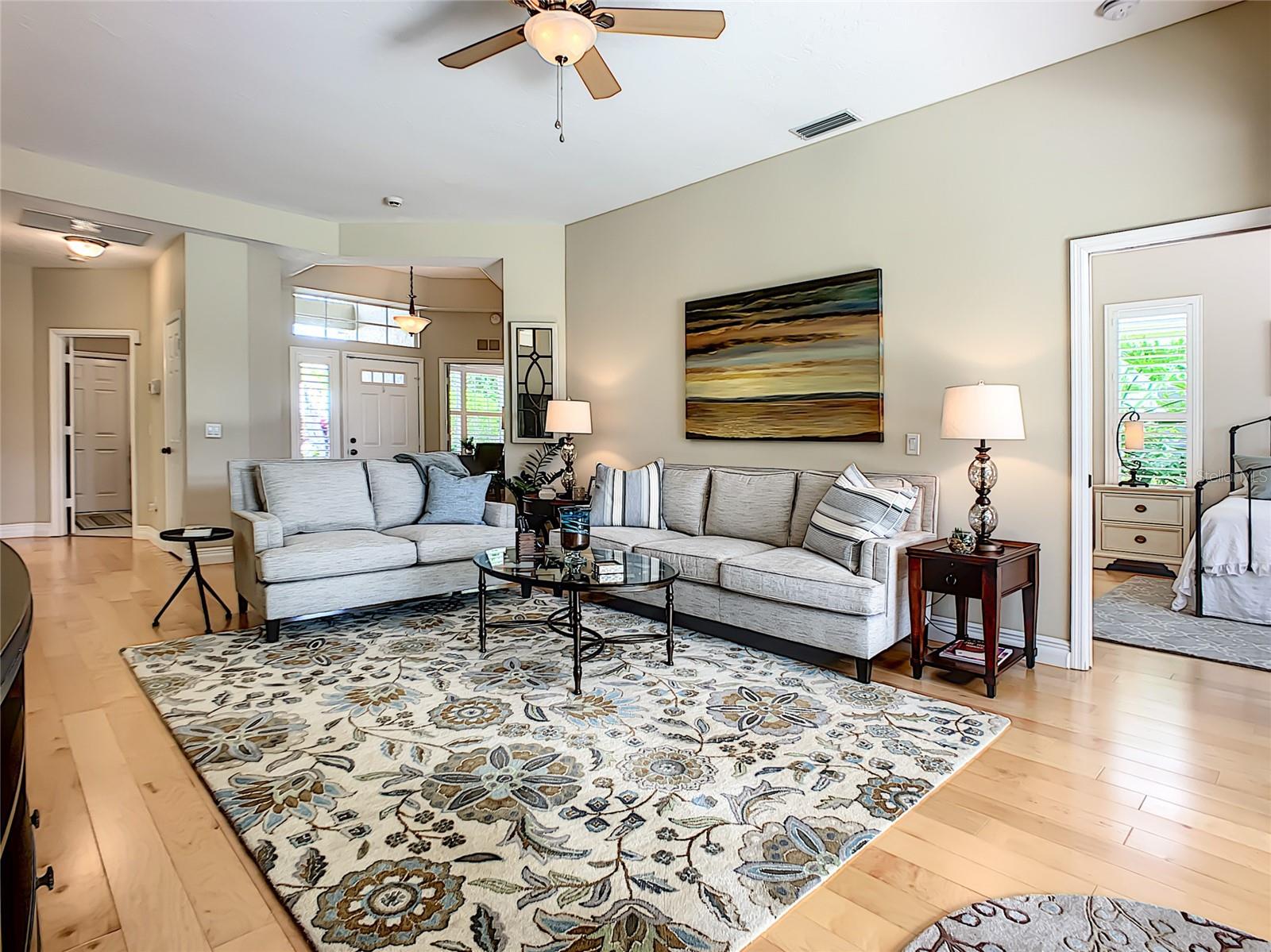 539 FALLBROOK DR — photo 12