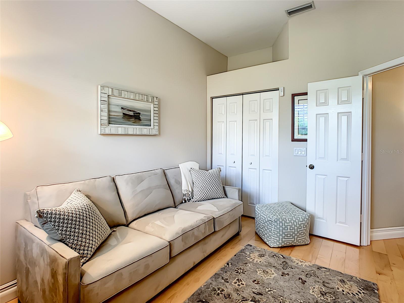 539 FALLBROOK DR — photo 17