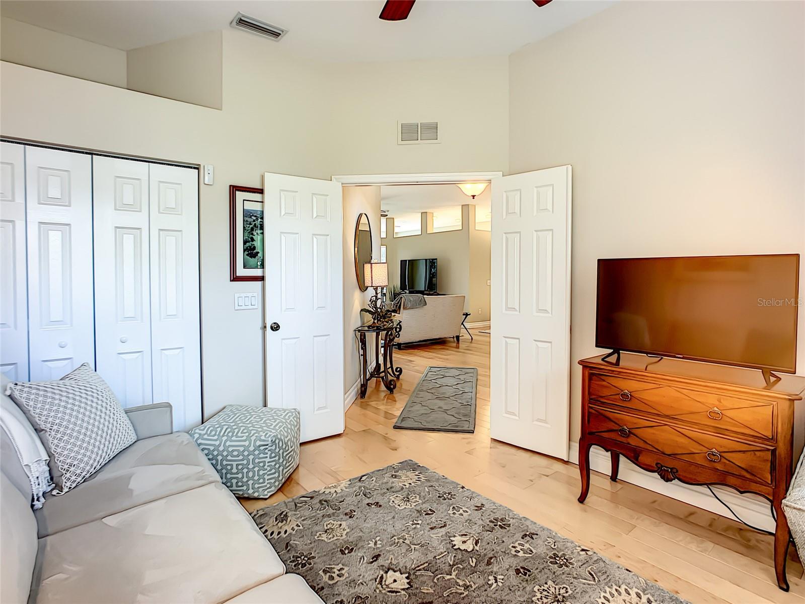 539 FALLBROOK DR — photo 19