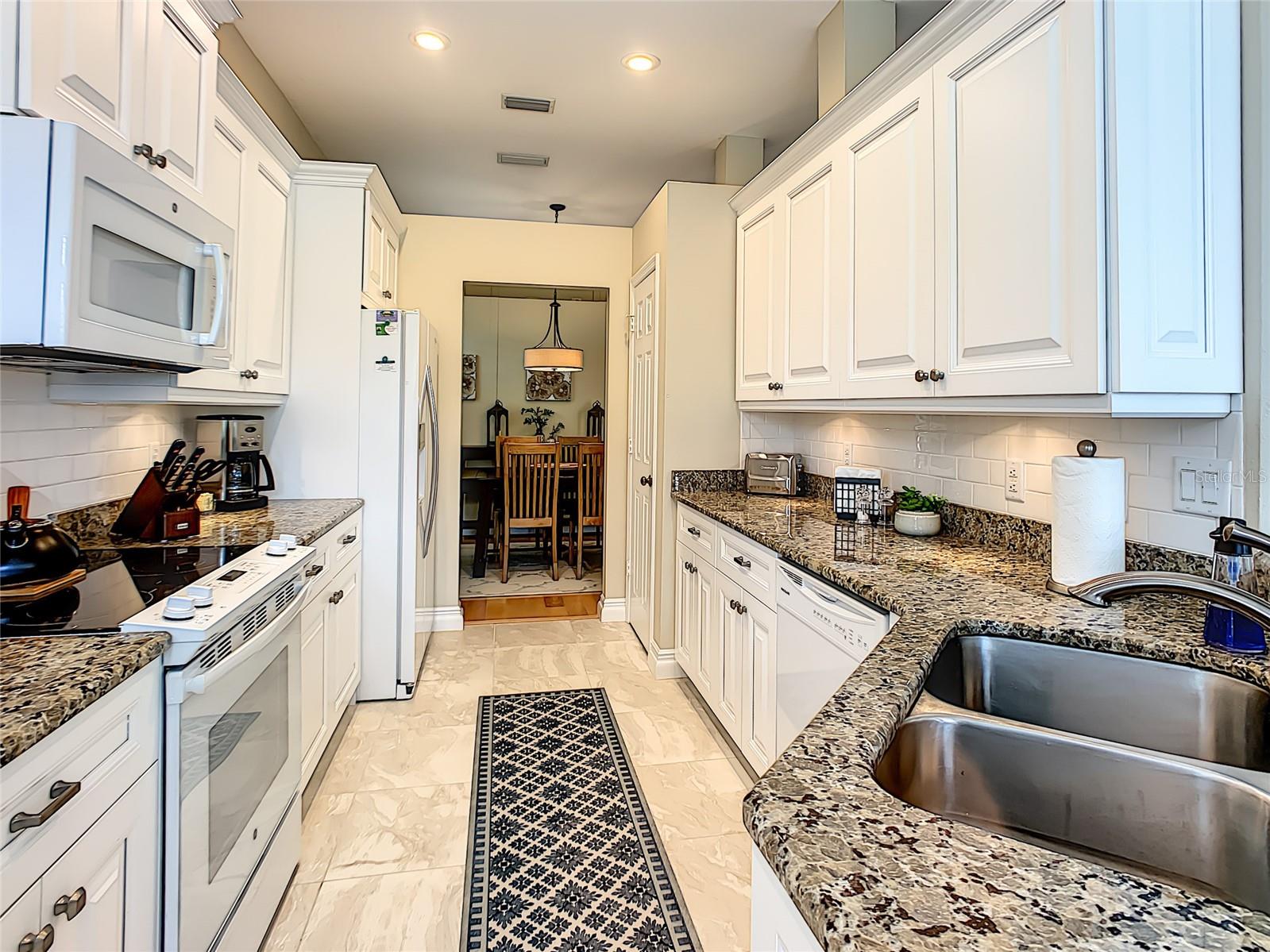 539 FALLBROOK DR — photo 21
