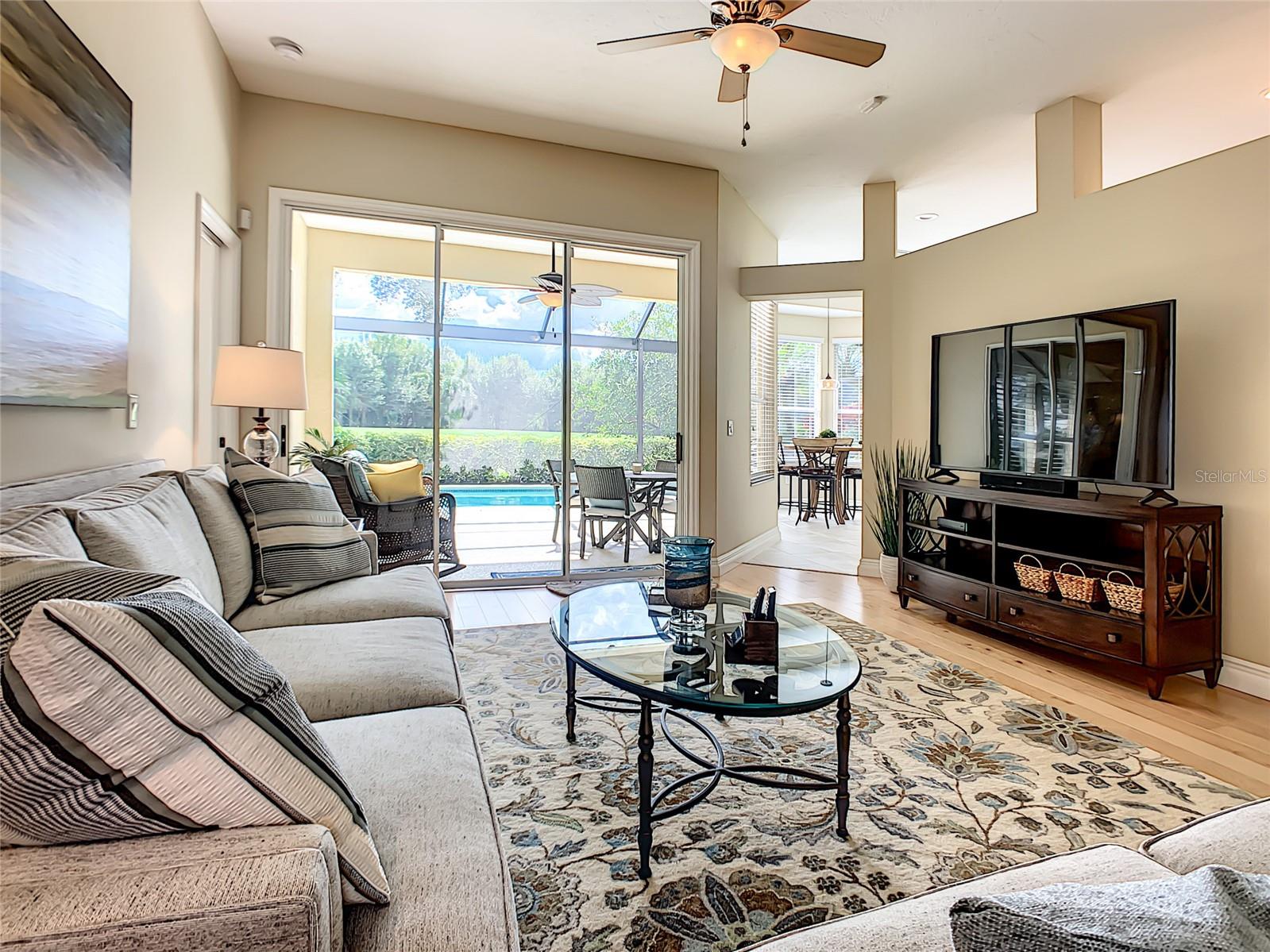 539 FALLBROOK DR — photo 15
