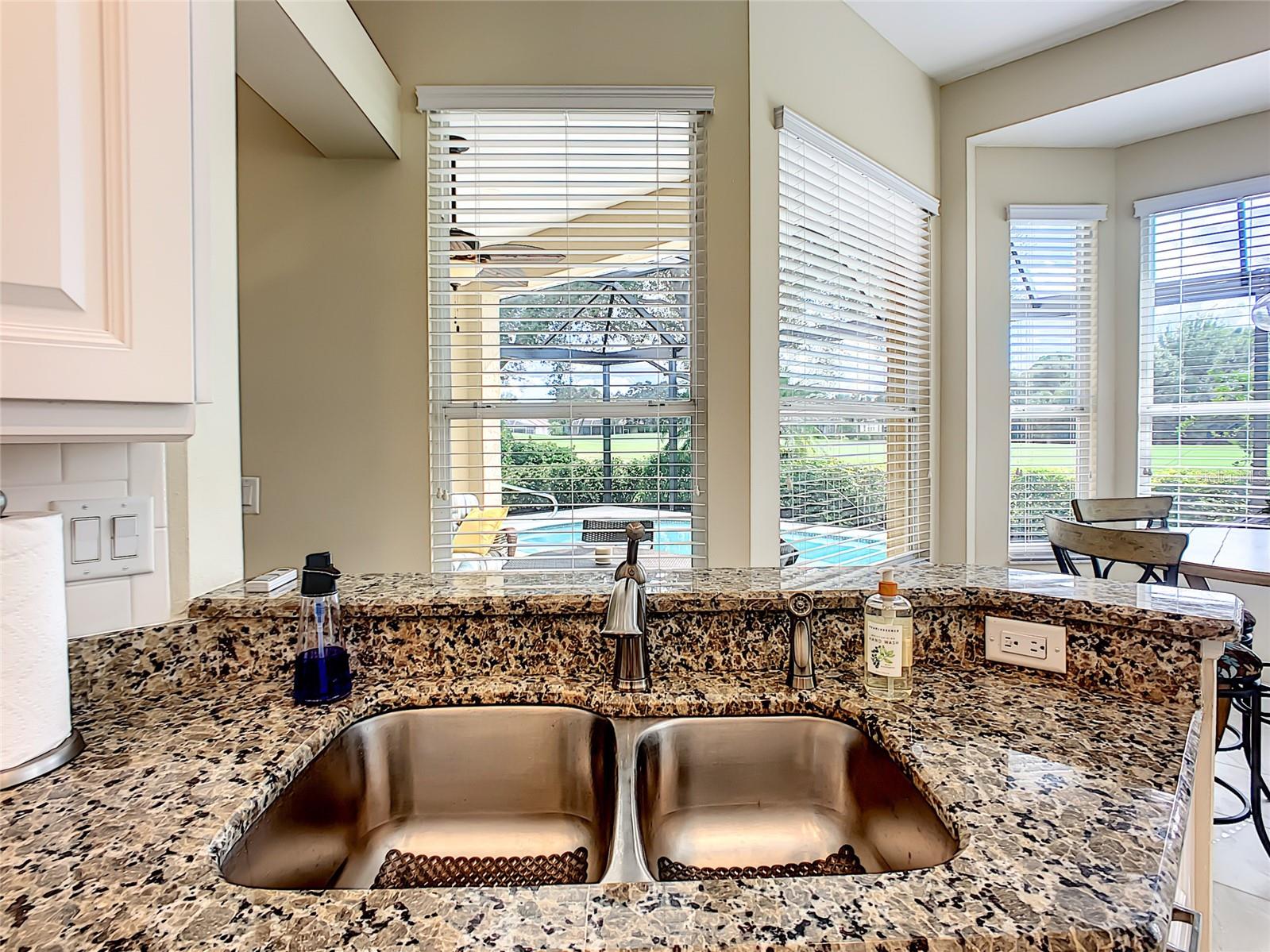 539 FALLBROOK DR — photo 20