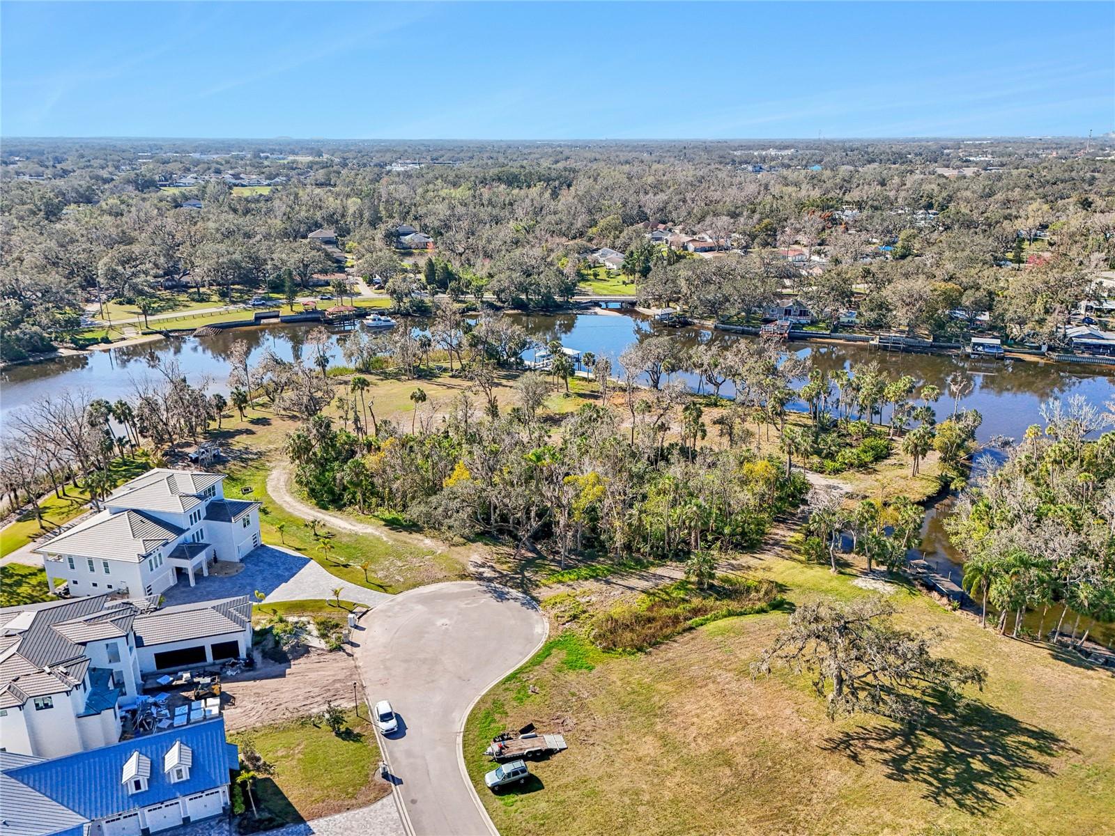 8331 ALAFIA POINTE DR — photo 2