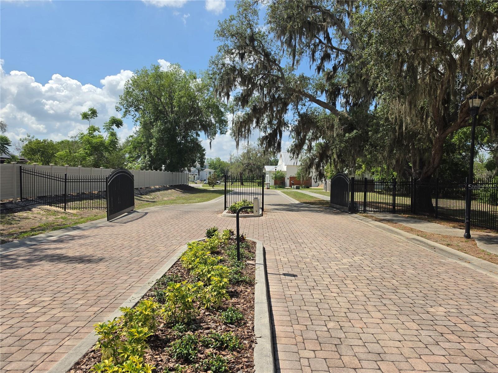 8331 ALAFIA POINTE DR — photo 27