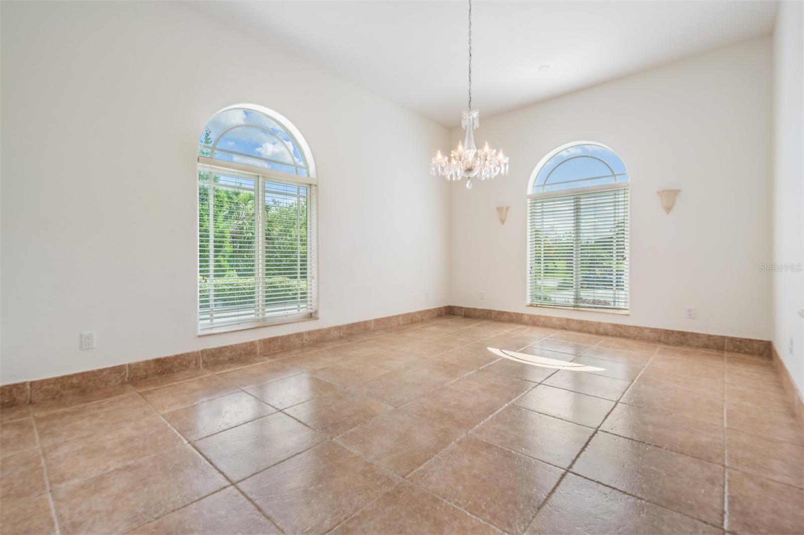 4710 TROYDALE RD — photo 48