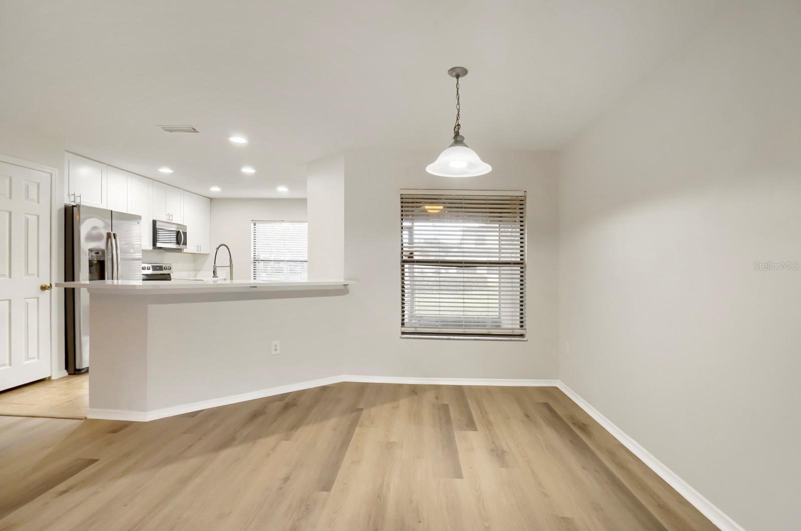 2453 EDGEWATER FALLS DR — photo 9