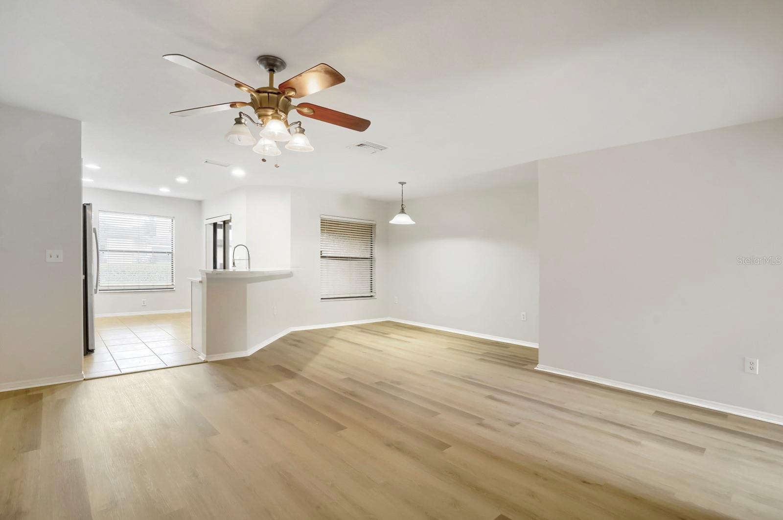 2453 EDGEWATER FALLS DR — photo 6