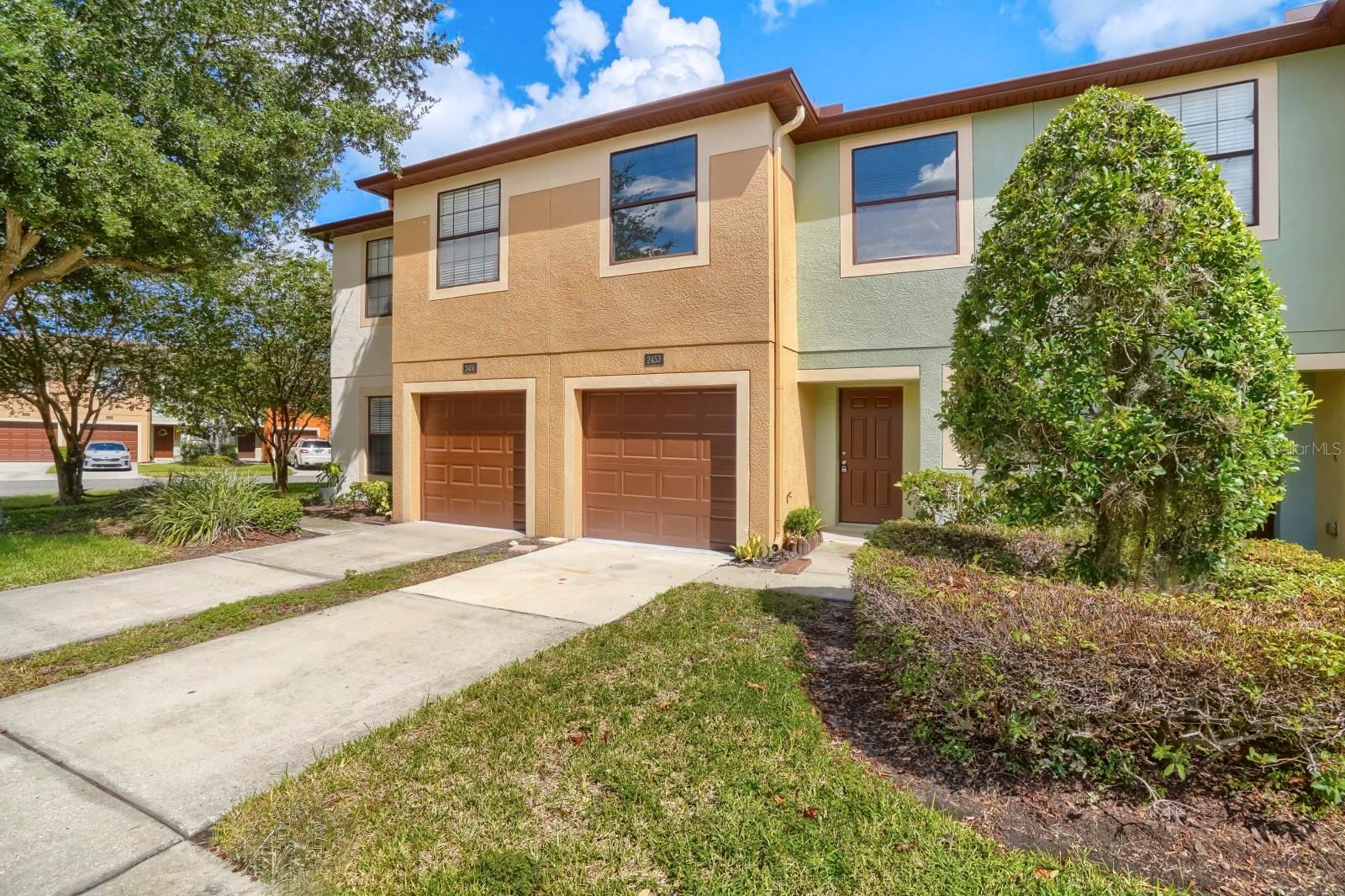 2453 EDGEWATER FALLS DR — photo 3