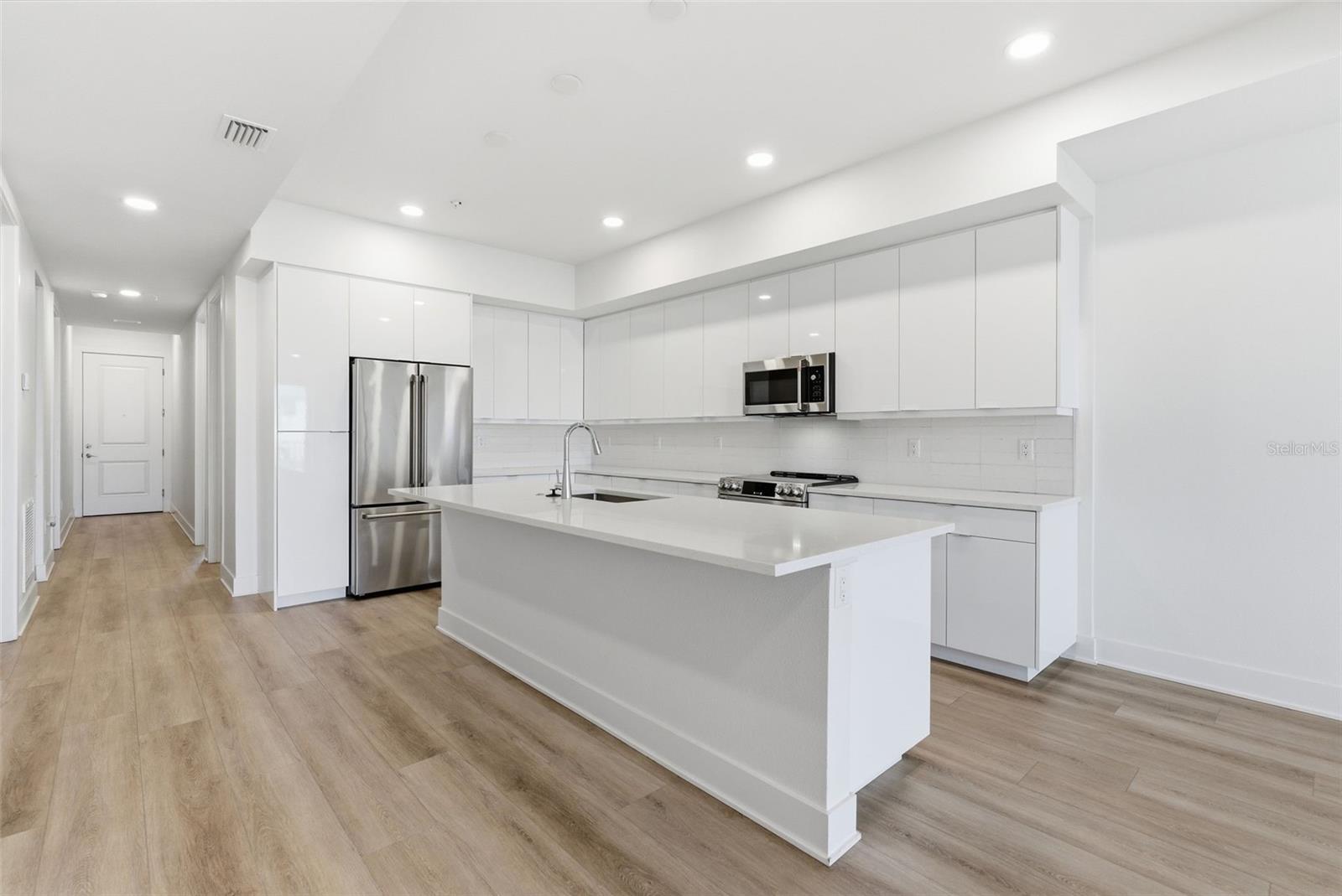 400 150TH AVE #205 — photo 10