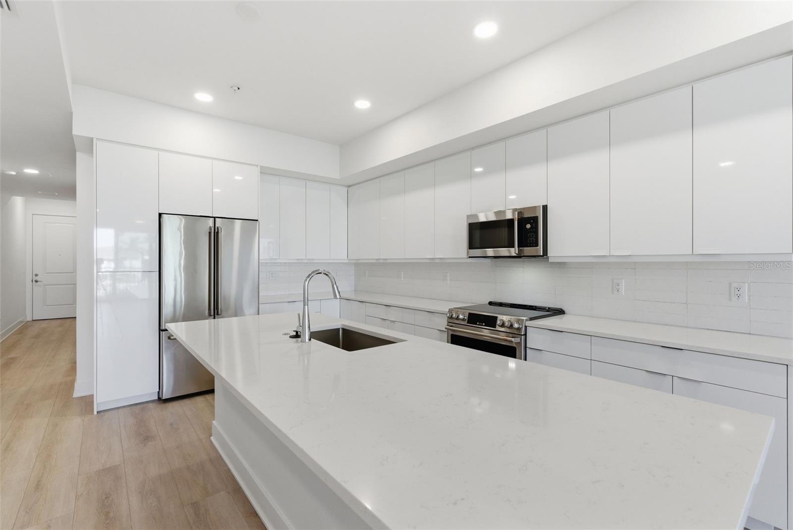 400 150TH AVE #205 — photo 14