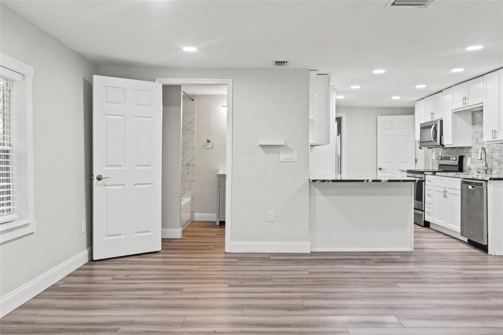 5724 CASSON AVE — photo 20