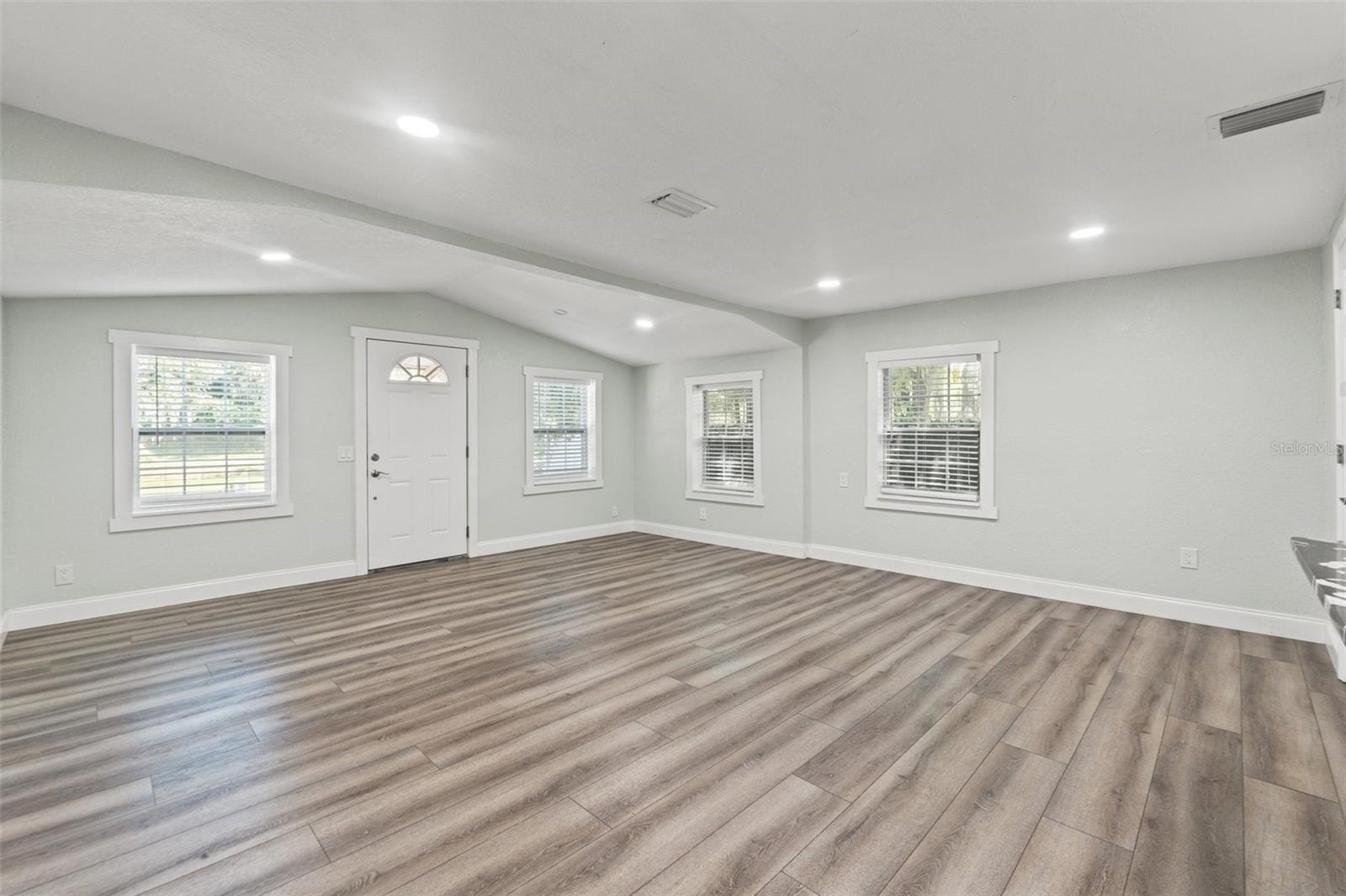5724 CASSON AVE — photo 16