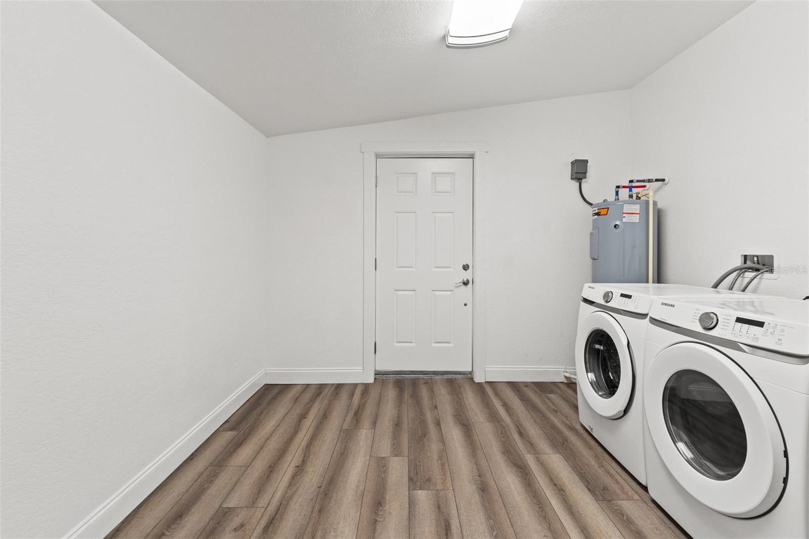 5724 CASSON AVE — photo 34