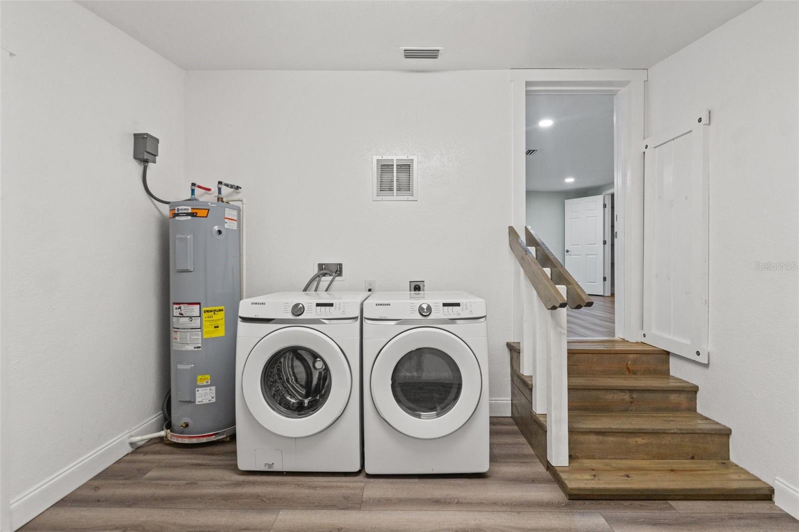 5724 CASSON AVE — photo 33