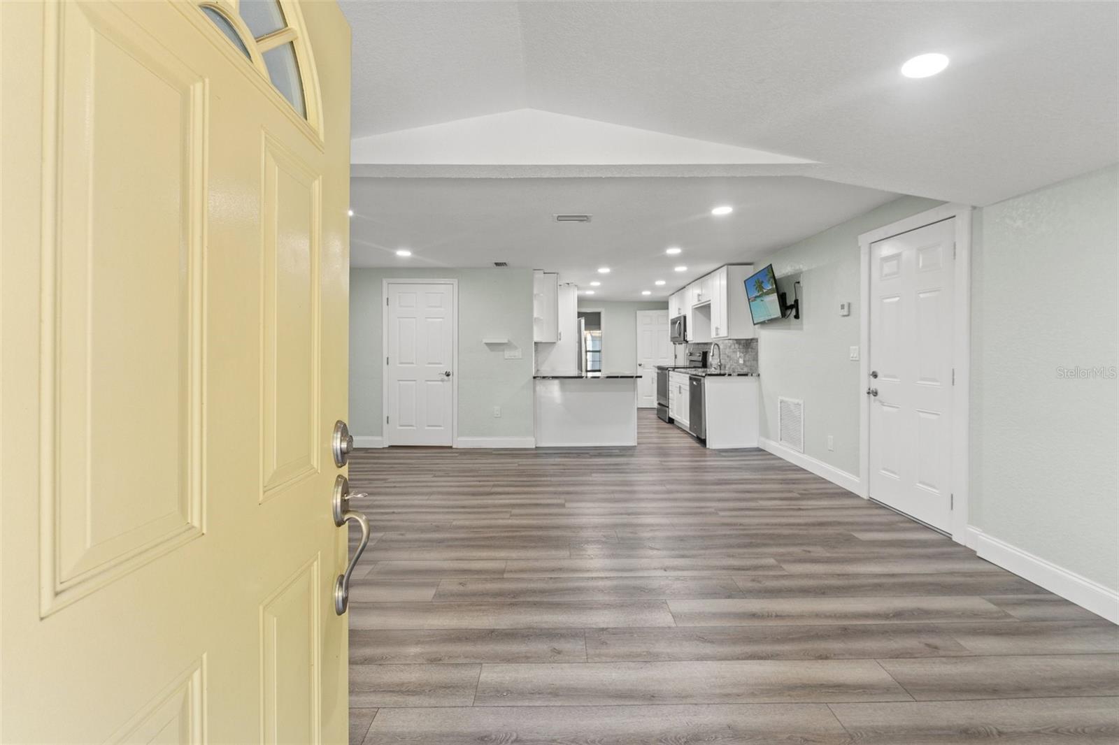 5724 CASSON AVE — photo 12