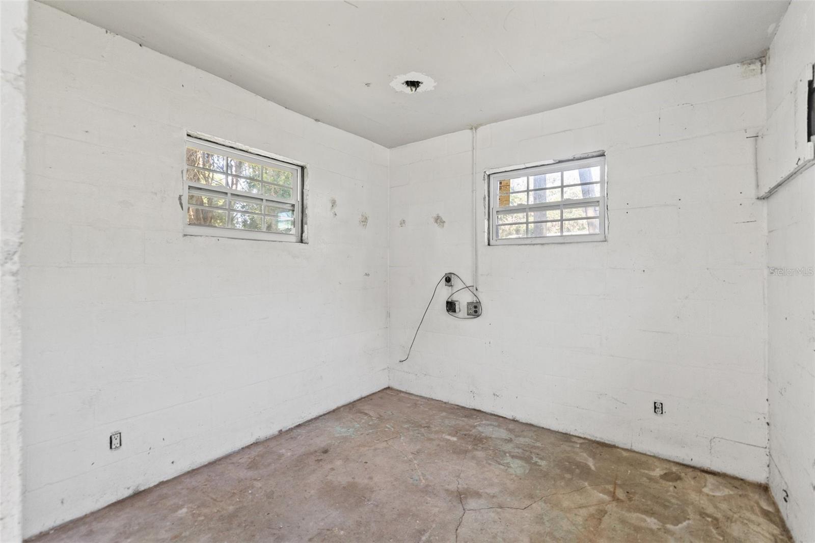 5724 CASSON AVE — photo 42