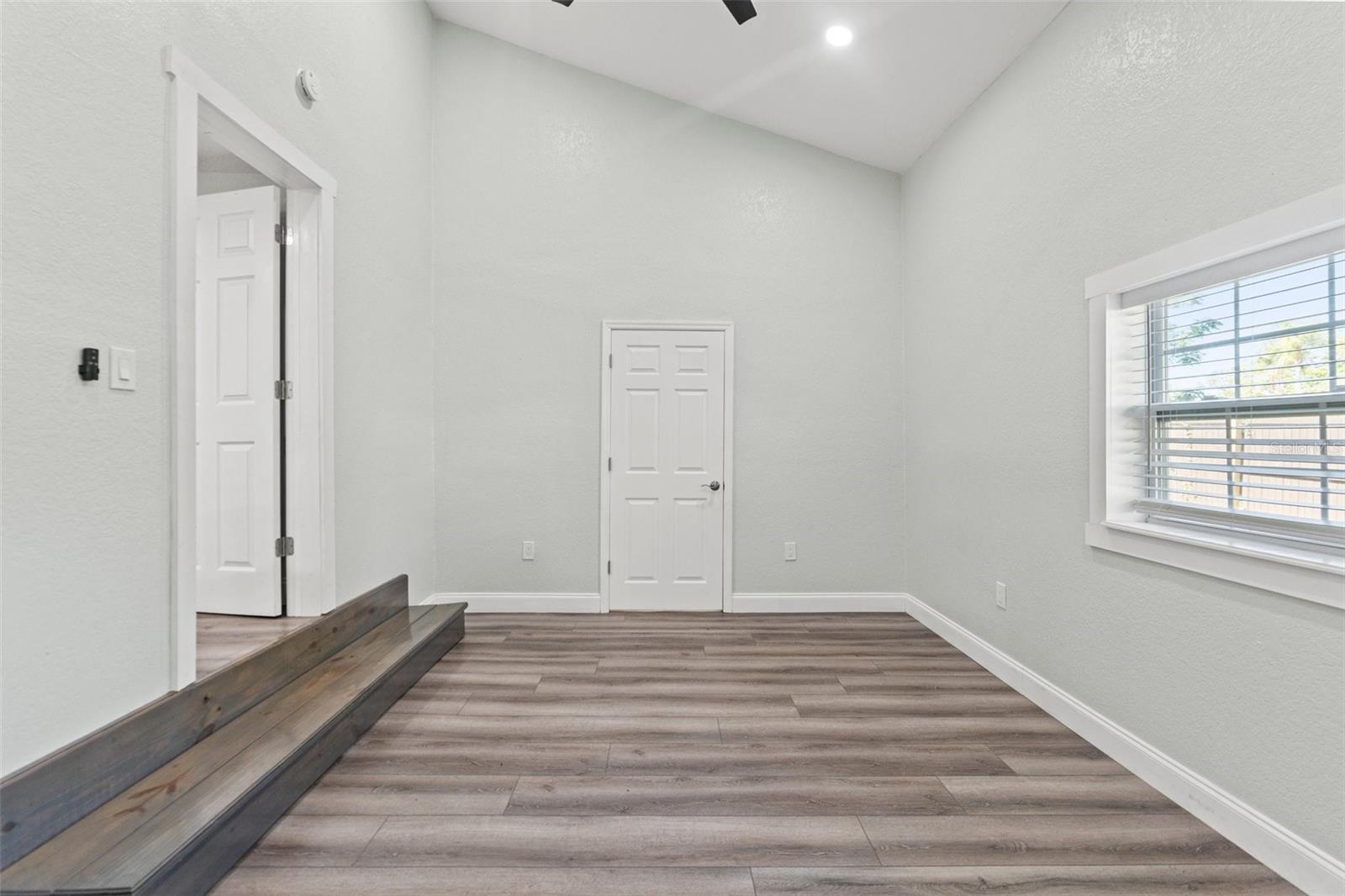 5724 CASSON AVE — photo 23