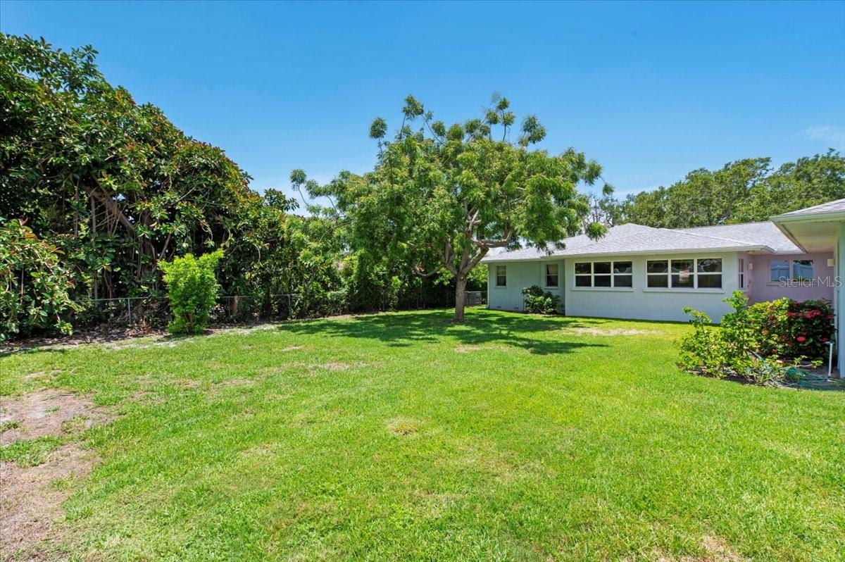 1541 FLOWER DR — photo 52