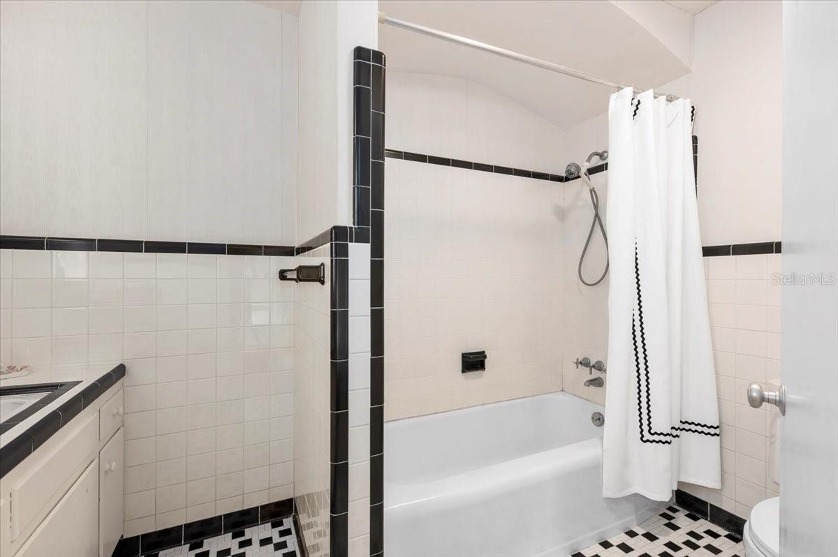 1541 FLOWER DR — photo 27