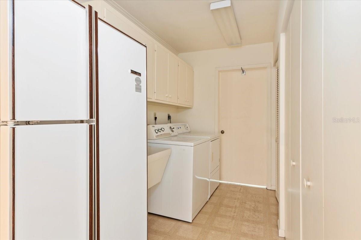 1541 FLOWER DR — photo 48
