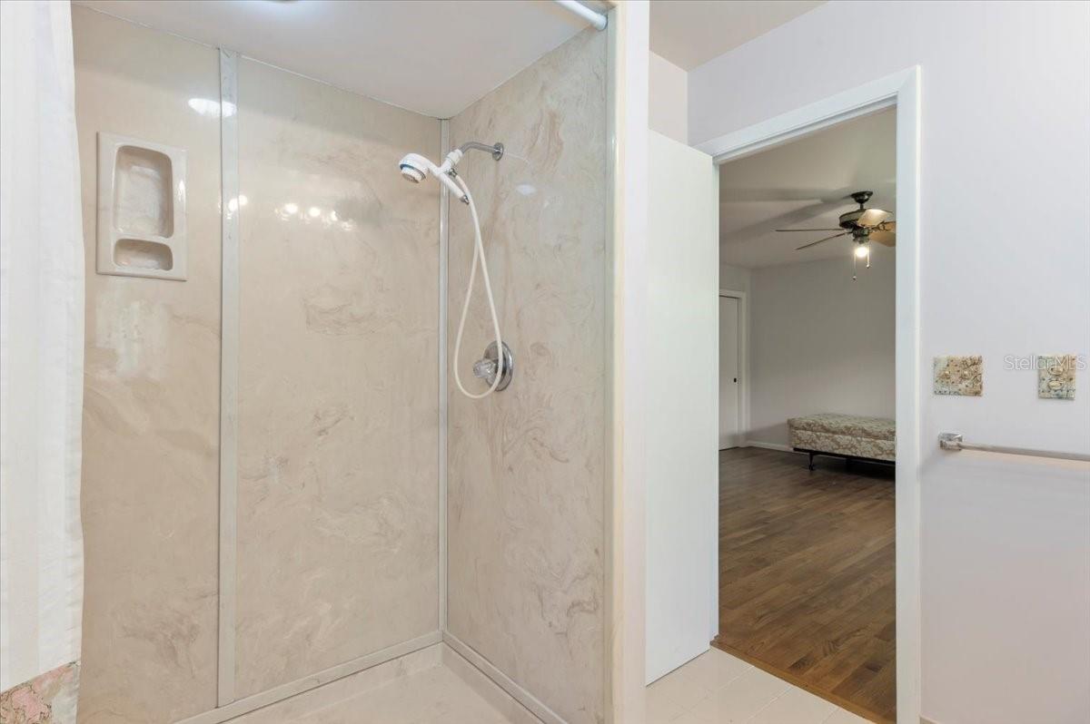 1541 FLOWER DR — photo 37