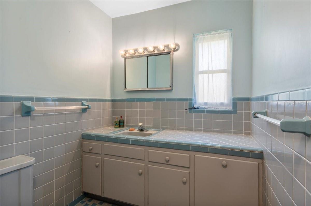 1541 FLOWER DR — photo 32