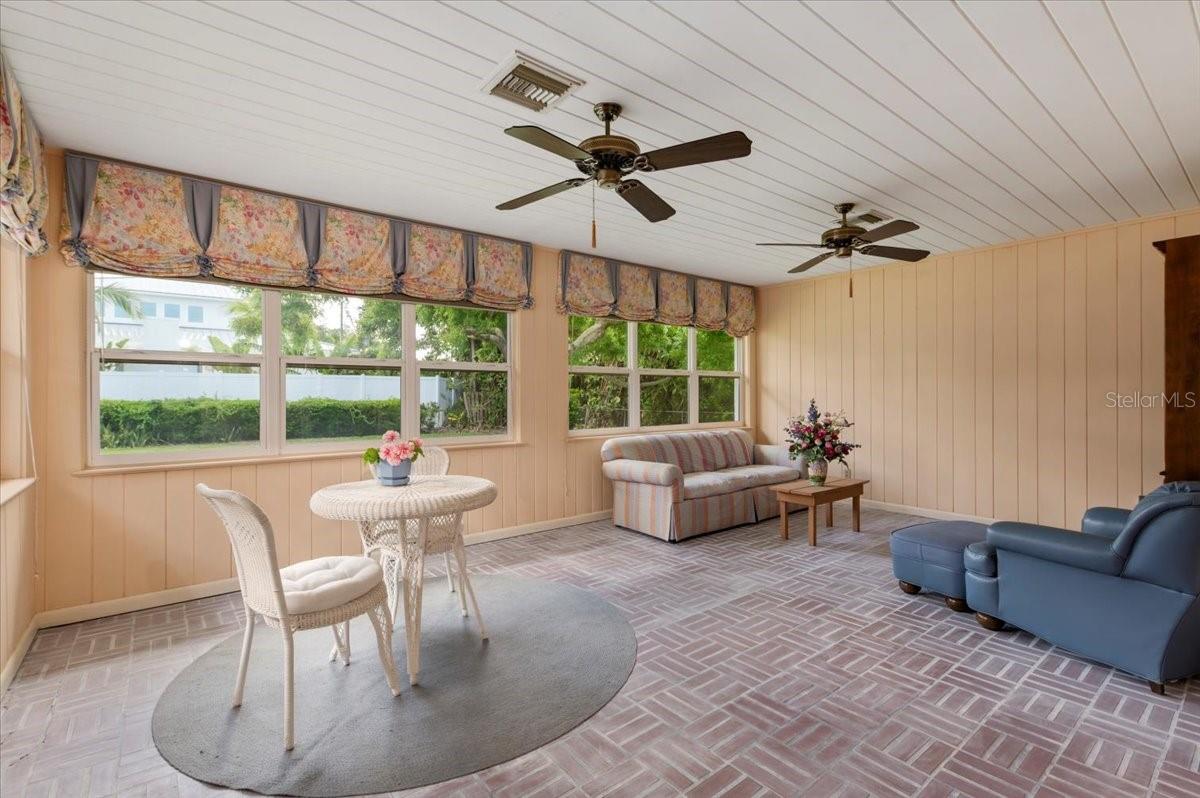 1541 FLOWER DR — photo 46