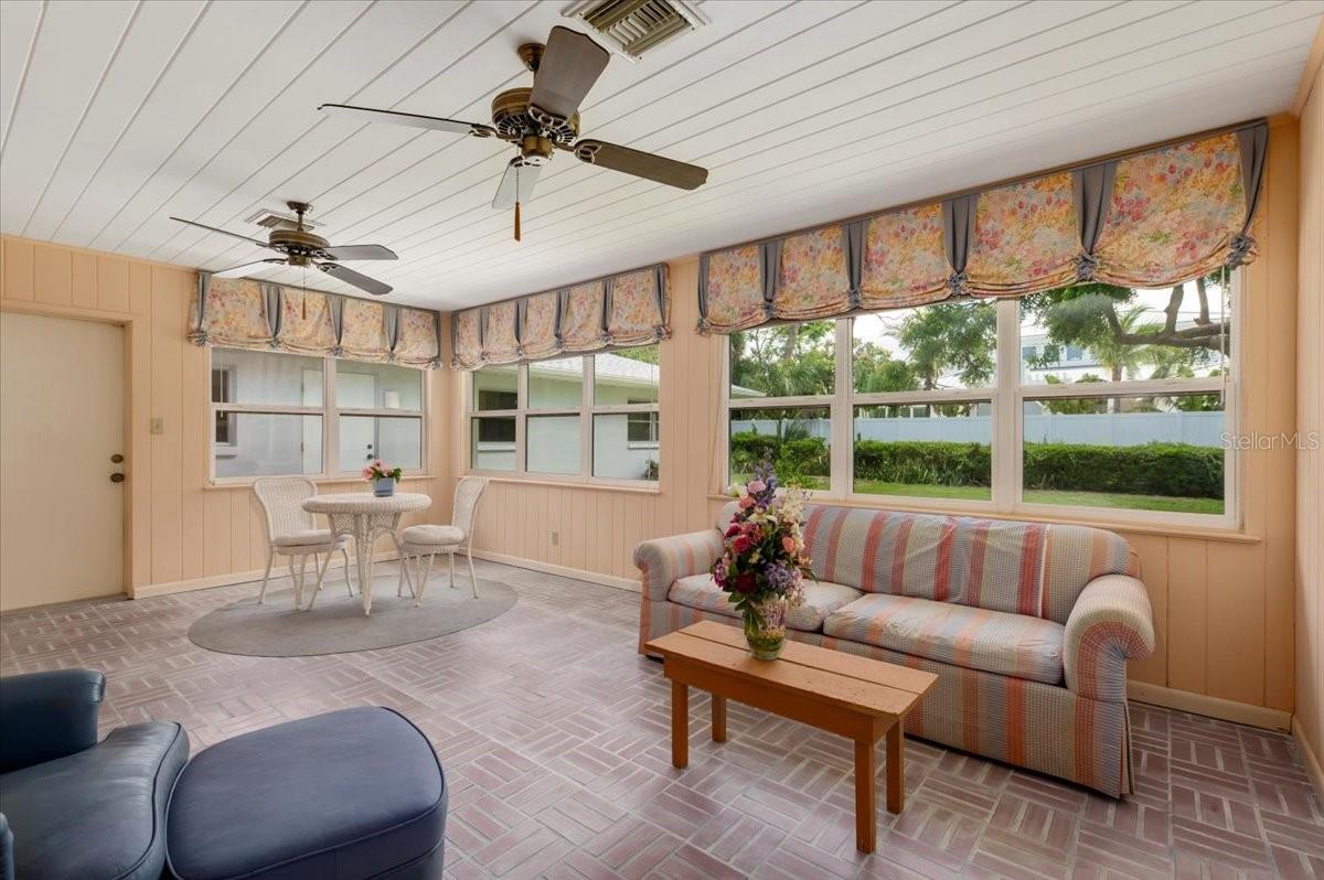 1541 FLOWER DR — photo 47