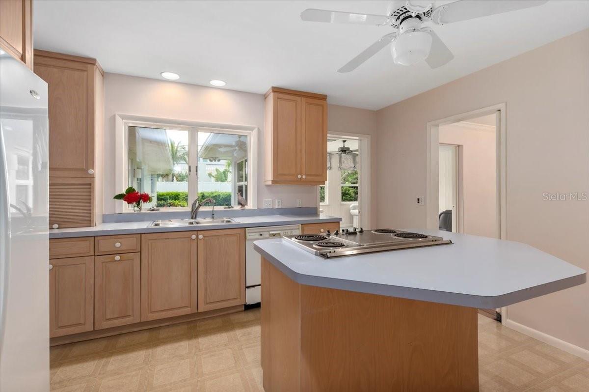 1541 FLOWER DR — photo 21
